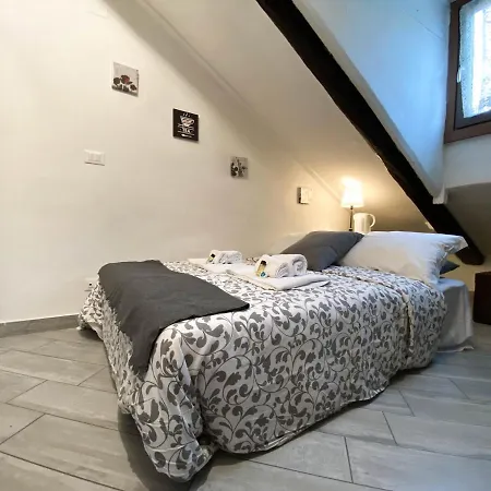 Apartamento Mansarda Raffaello Turim